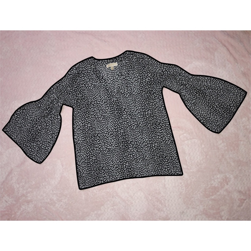 MK blouse 💟